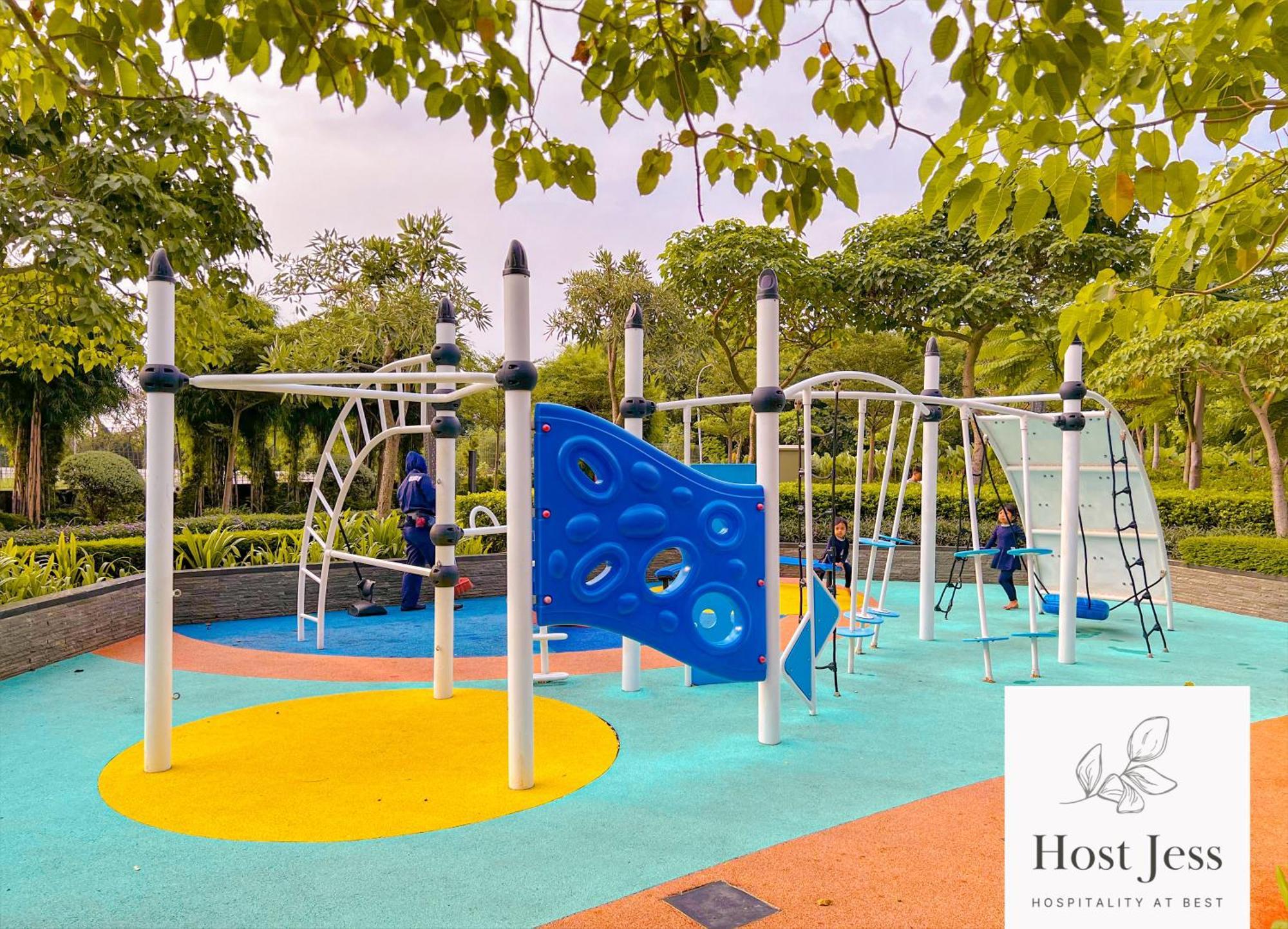 Gold Coast Pik Apartments By Host Jess Jakarta Exterior photo
