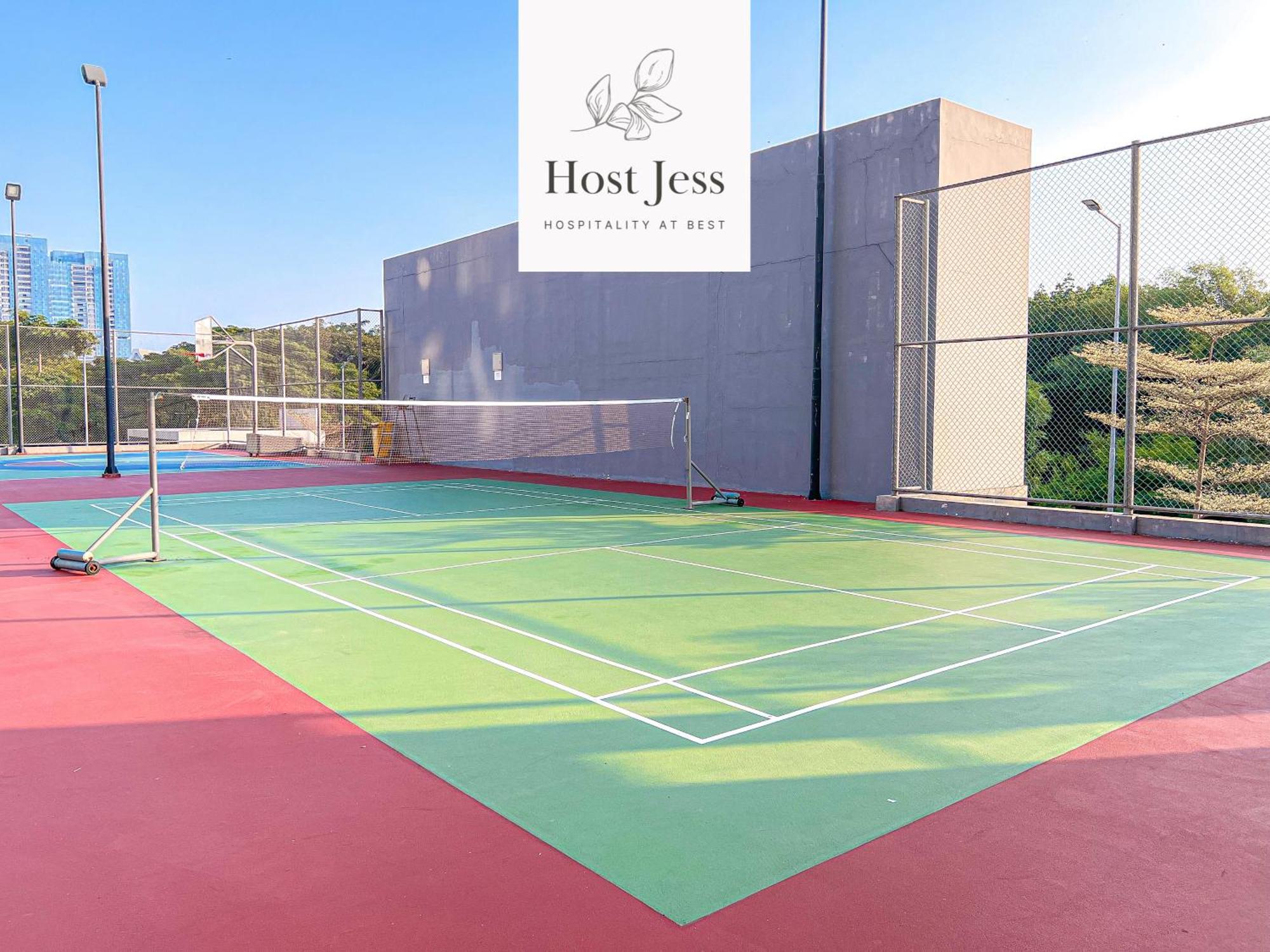 Gold Coast Pik Apartments By Host Jess Jakarta Exterior photo