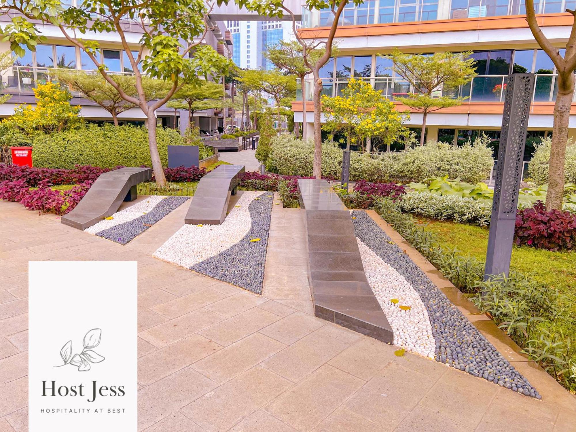 Gold Coast Pik Apartments By Host Jess Jakarta Exterior photo