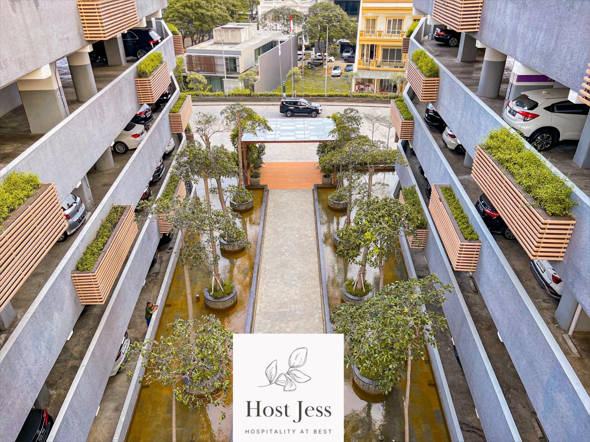 Gold Coast Pik Apartments By Host Jess Jakarta Exterior photo