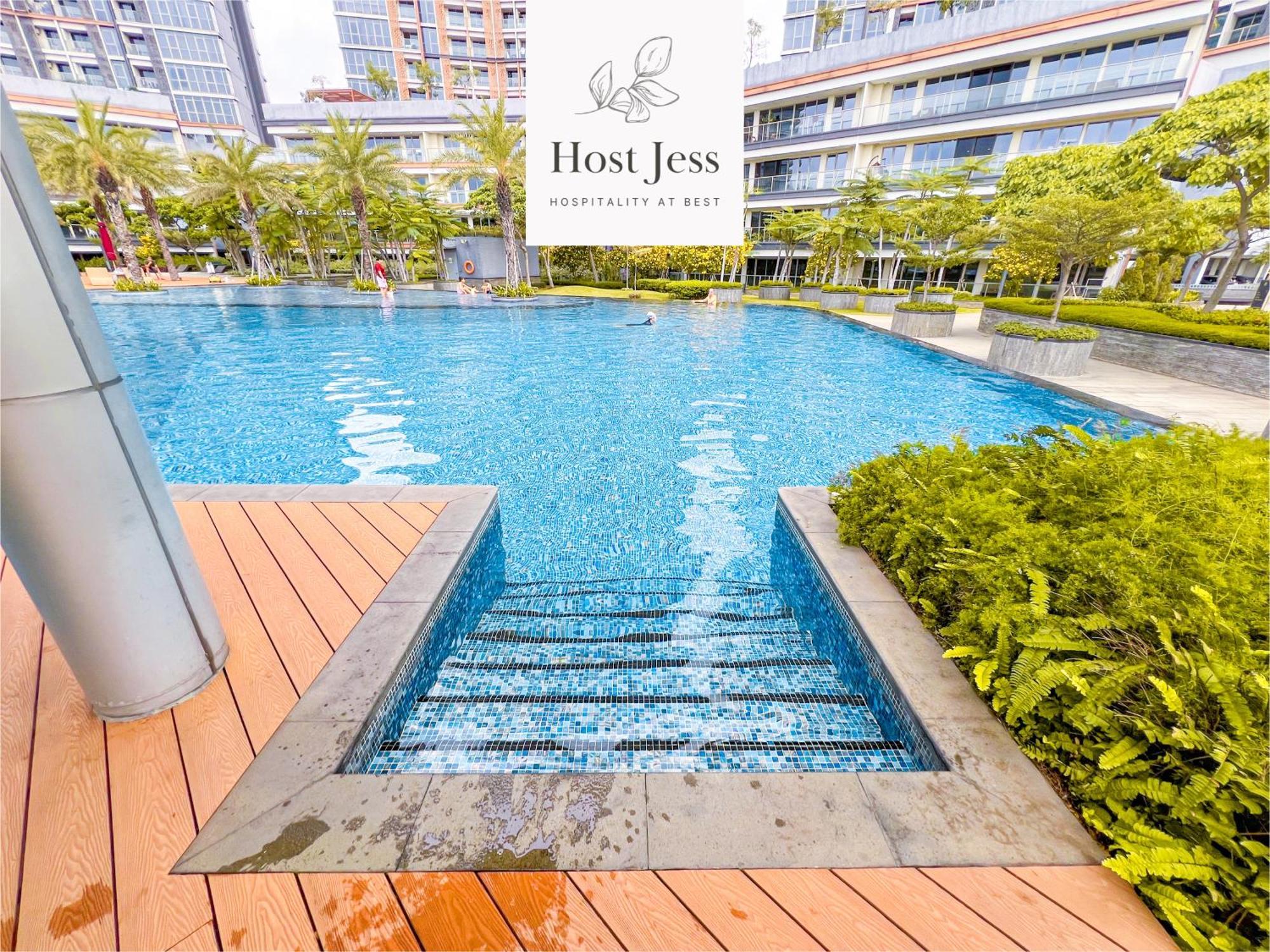 Gold Coast Pik Apartments By Host Jess Jakarta Exterior photo