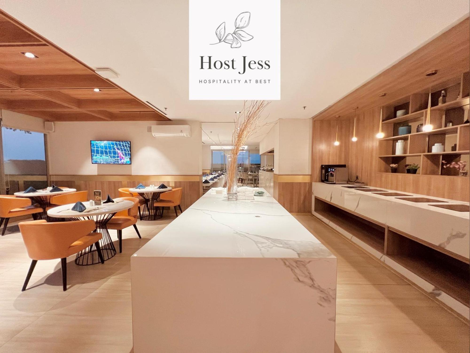 Gold Coast Pik Apartments By Host Jess Jakarta Exterior photo